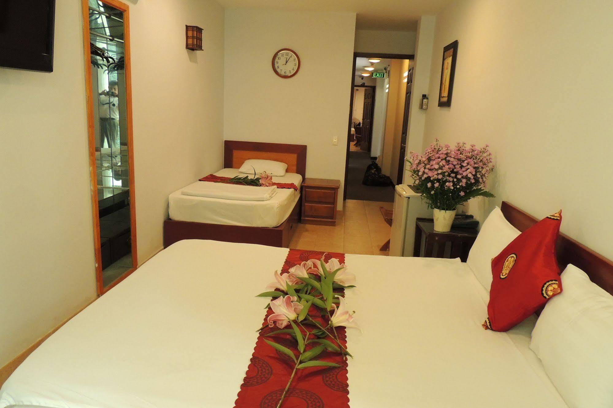 Sao Nam Hotel - Bui Vien Walking Street โฮจิมินห์ซิตี้ ภายนอก รูปภาพ